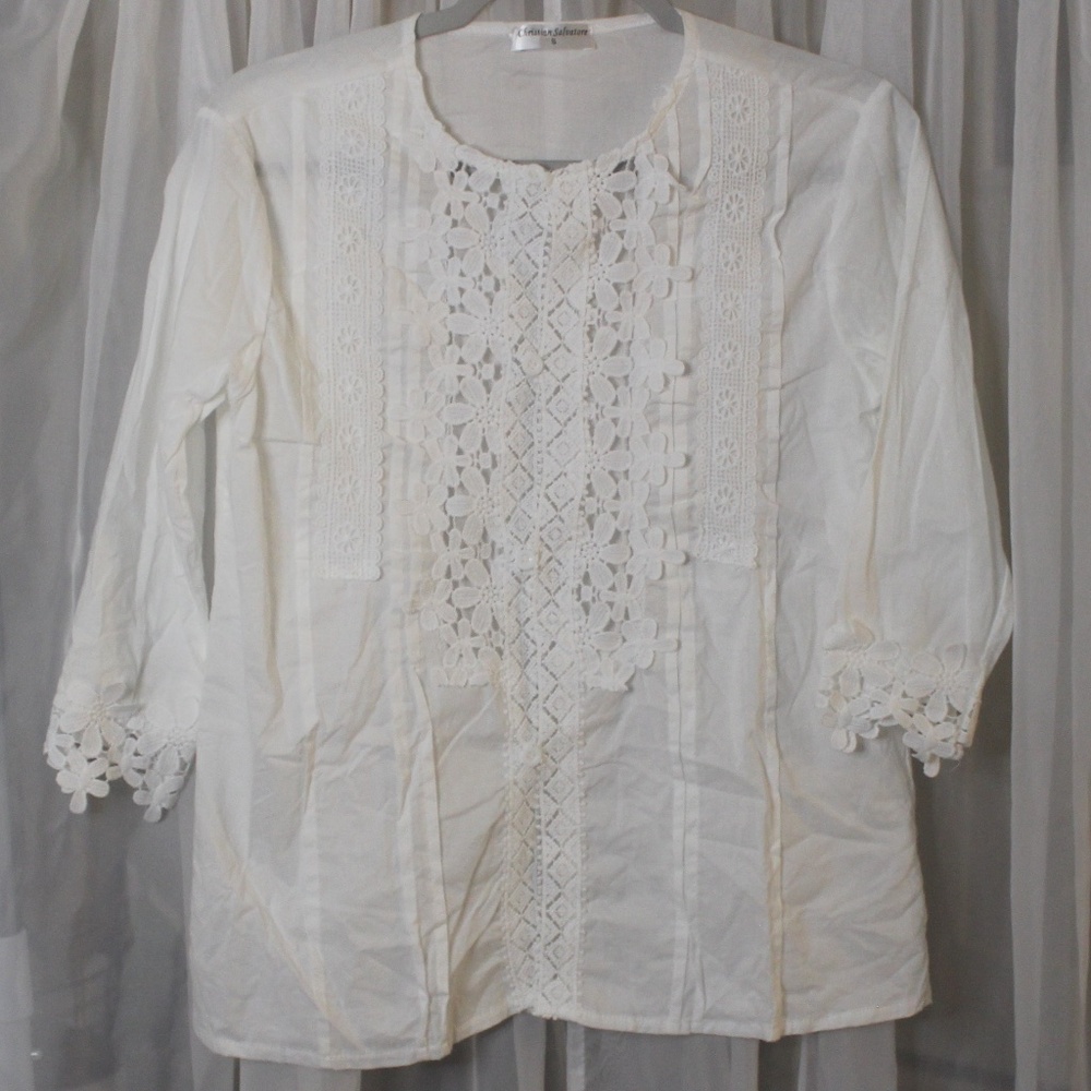 CHRISTIAN SALVATORE Relaxed, Boho, embroidered Floral white top in Sz(SM)